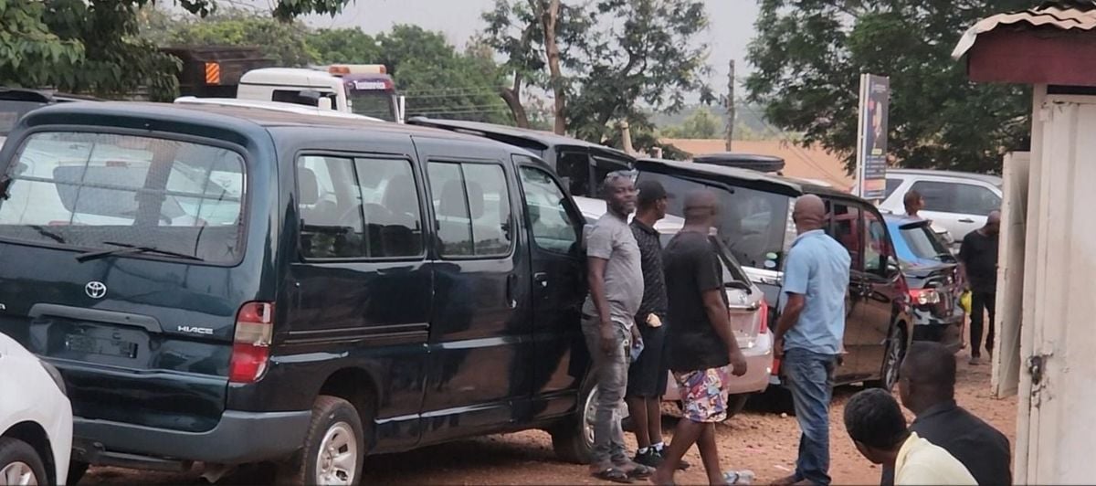 Car dealers in Kumasi resist eviction notice by KMA officers
